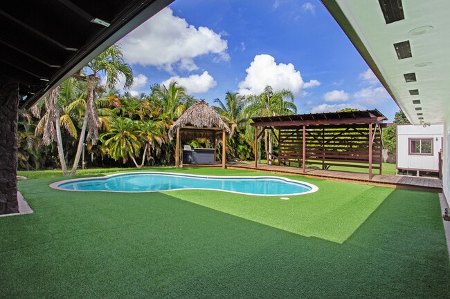 Building Photo - 5881 SW 160th Ave Rental