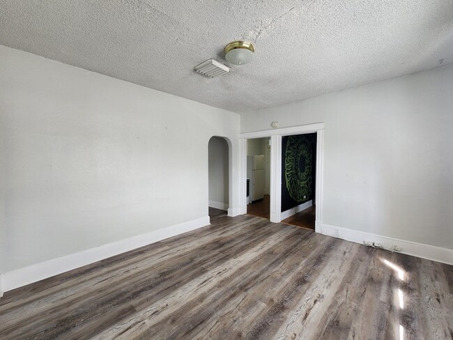 415 E 1st Ave Unit 2