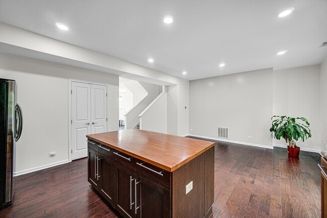 Photo - 3335 Kentshire Cir