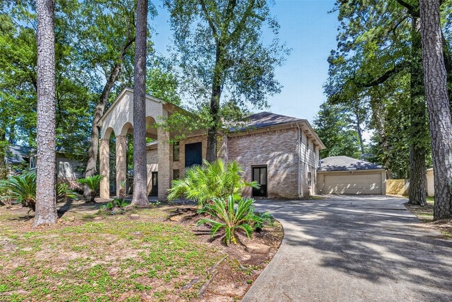 Building Photo - 8103 Oak Moss Dr