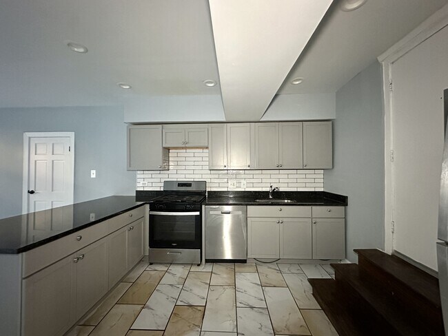 Photo - 5662 N Ridge Ave Unit H0