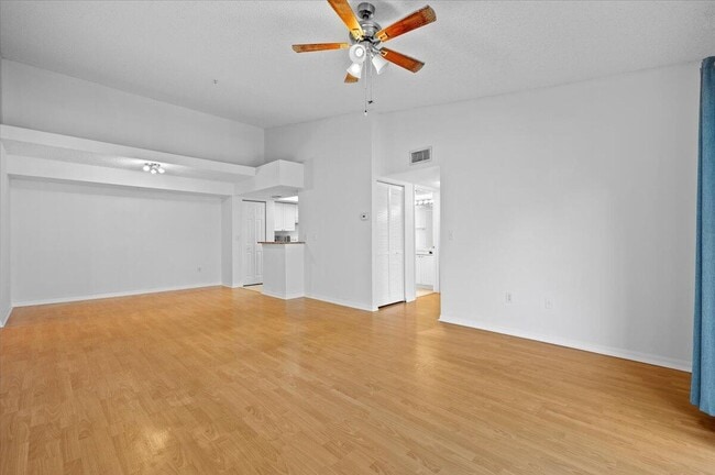 Photo - 200 Crestwood Ct N Unit 211