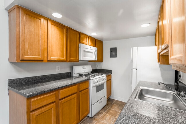 1 BR w/ Den, 1 BA - 925 SF