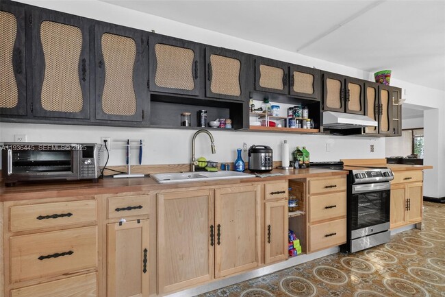 Photo - 135 South Dr