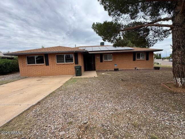 Building Photo - 1281 N Catalina Dr
