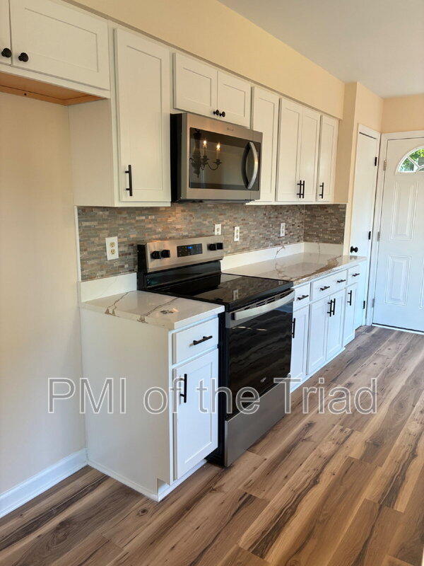 Photo - 300 Worth St