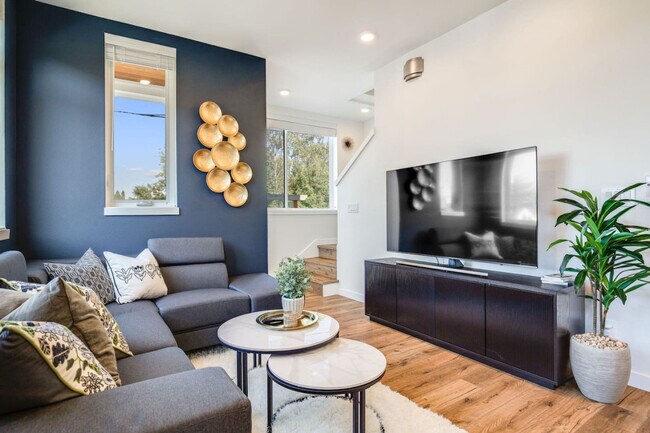 Photo - 2203 22nd Ave S Unidad ID1231226P