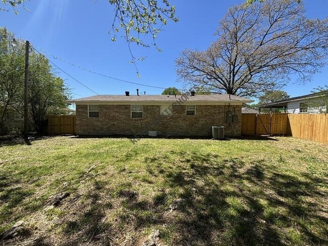 Photo - 404 N Scott St