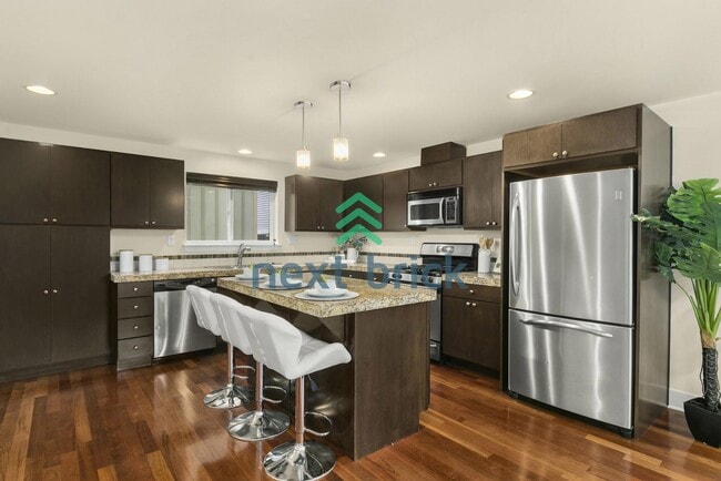 Photo - 2 BED 2 BATH TOWNHOME FOR RENT