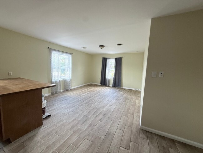 Photo - 246 N Courtland St