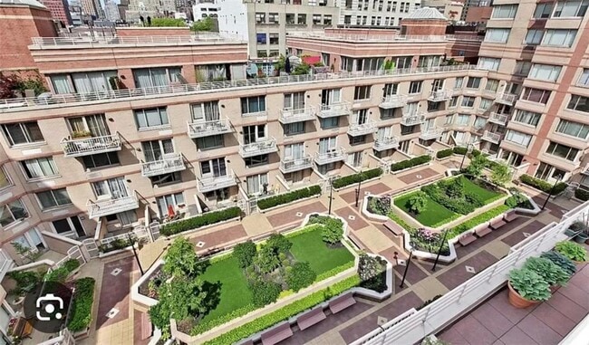 Photo - 350 W 50th St Unidad 5M