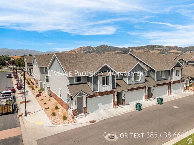 Building Photo - 10855 N Sandstone Way