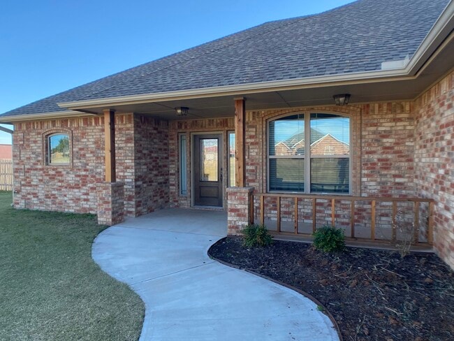 Photo - 77 NE Simmons Cir House