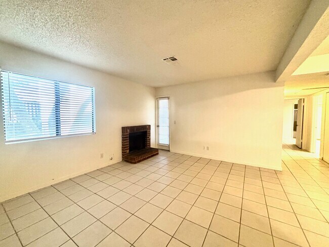 Building Photo - 1701 E Katie Ave Rental
