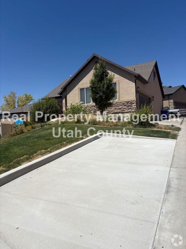 Building Photo - 2083 N Raspberry Dr Rental