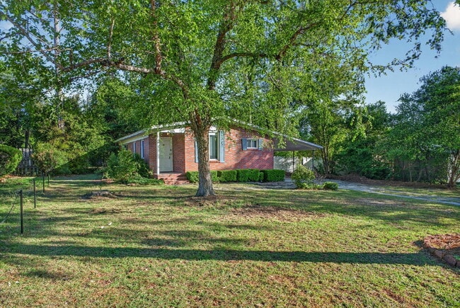 Photo - Brick Home AVAILABLE NOW