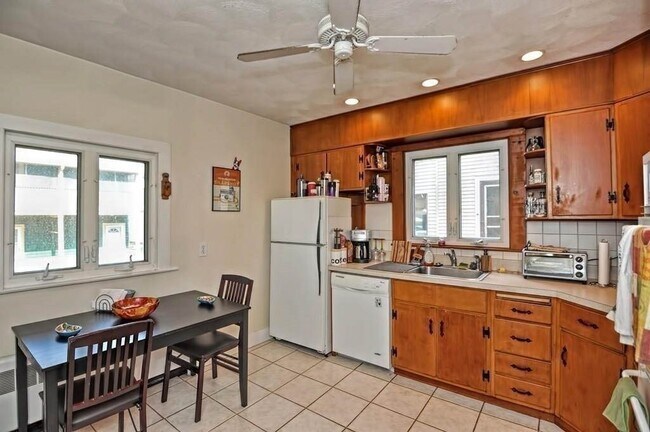 Building Photo - 15 Princeton St Unit 1 Rental