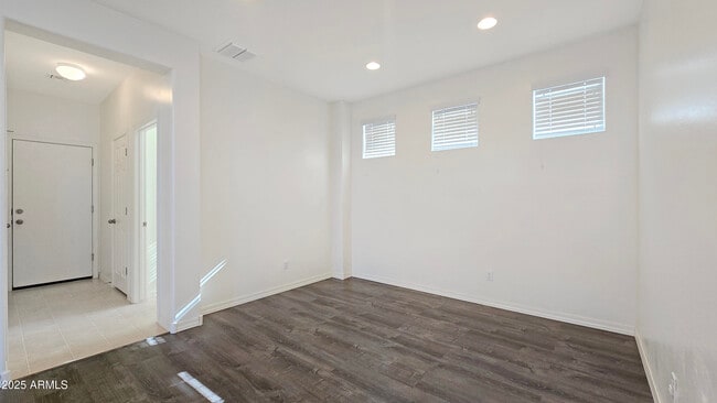 Photo - 1006 S 202nd Ln