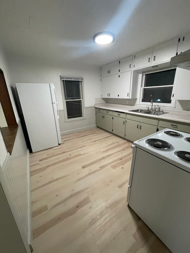 Building Photo - 1228 Ellis St Unit Upper