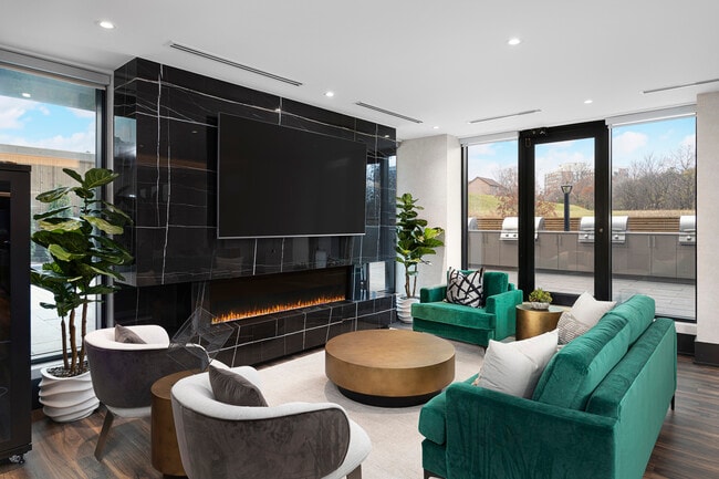 Photo - 291 Queens Ave