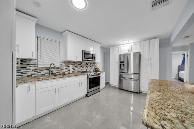 Photo - 77 Glenmont Dr W