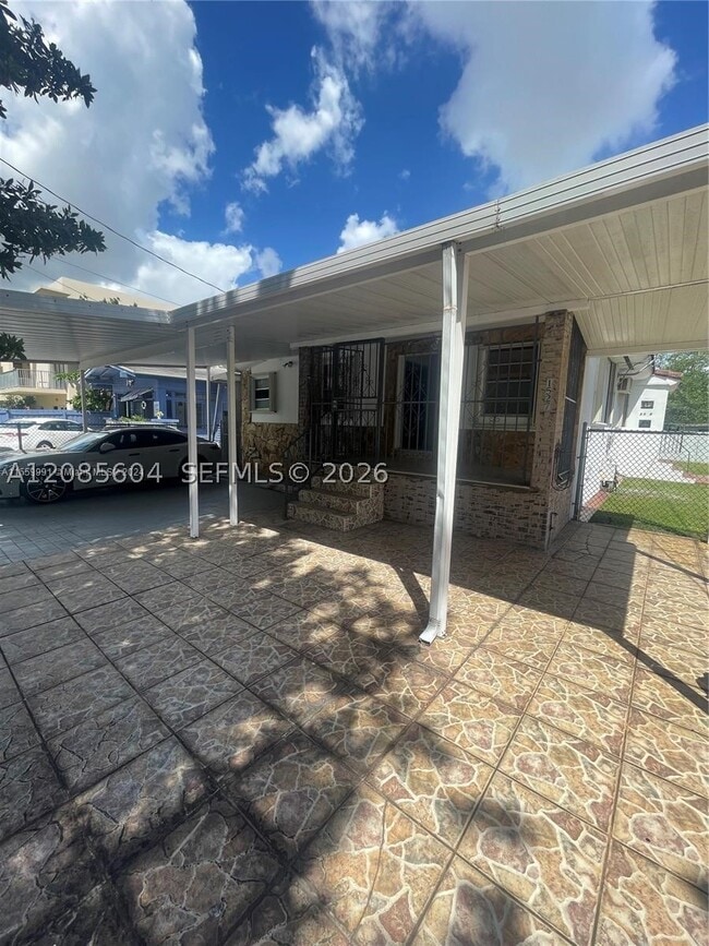 Photo - 1529 SW 2nd St