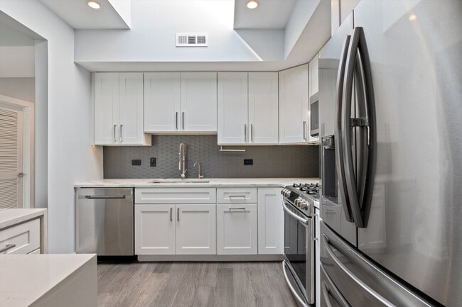 Photo - 635 Perrie Dr Unit 604