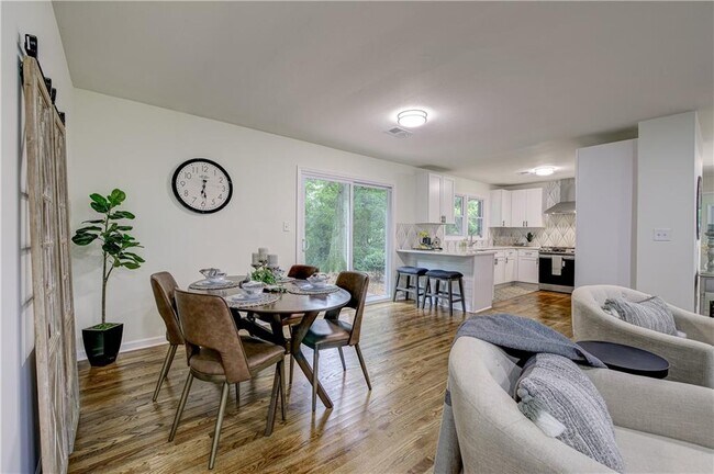 Photo - 131 Brookwood Dr SW