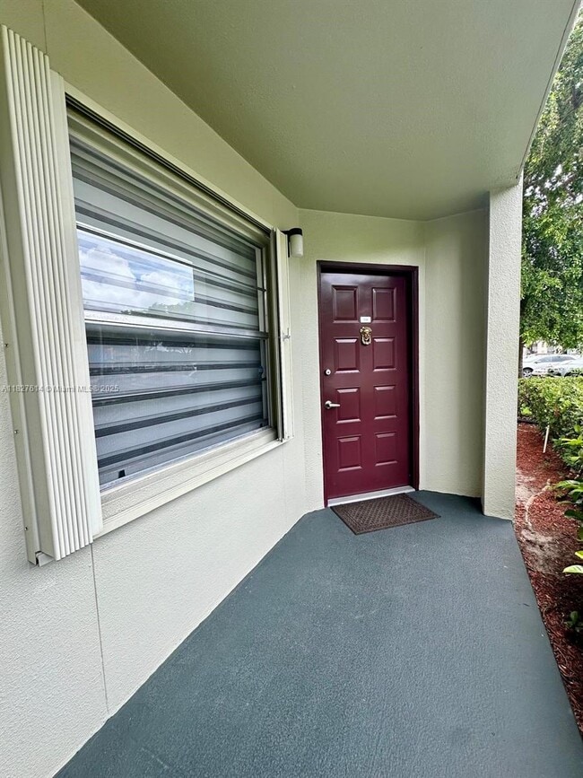 Photo - 1300 SW 130th Ave Unidad 114F Rental