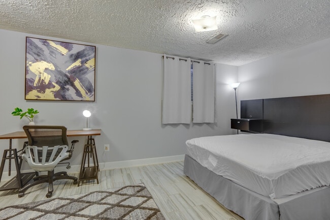 Photo - 3030 Ellenwood Dr