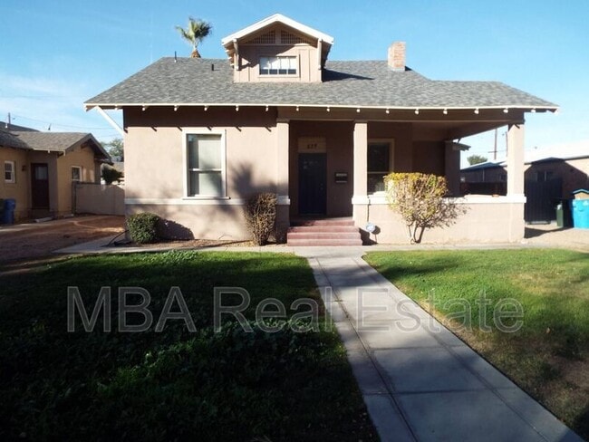 Building Photo - 828 N 6th Ave