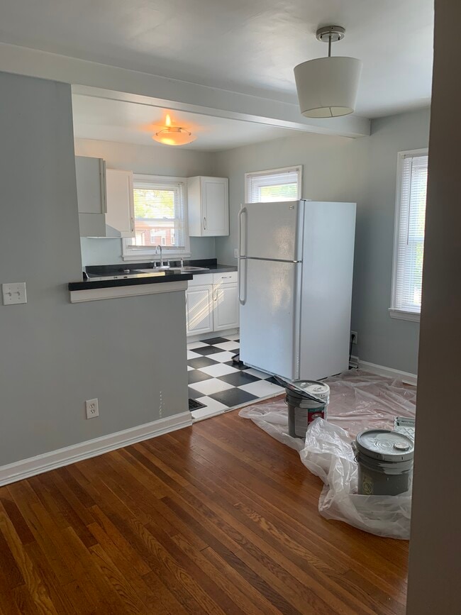 Photo - 7512 Plainfield Rd