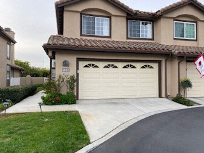 Beautiful 3 bedroom end unit home in Aliso... - Beautiful 3 bedroom end unit home in Aliso...