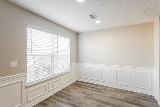 1711 Bellamy Ln