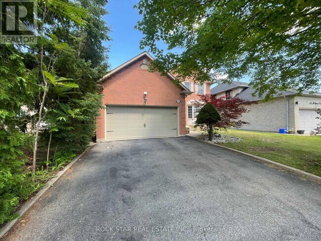 Photo - 106 Milbourne Crescent