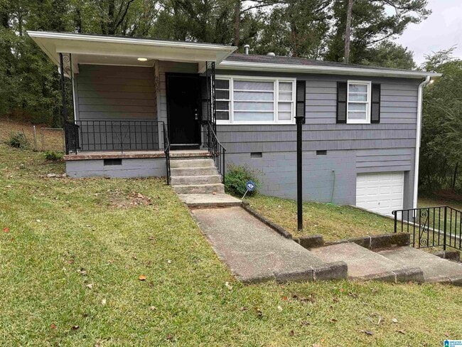 Photo - 205 Lake Dr Cir NE