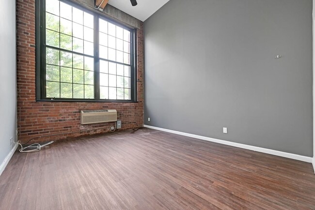 Photo - 384 Trenton Ave Unit 3E