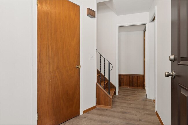 Photo - 14 Kingswood Dr