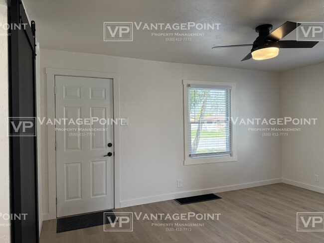 Photo - 1335 Dousman St