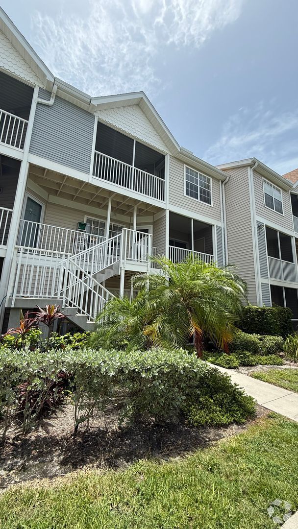 Building Photo - Central Park II Condos - Downtown Sarasot...