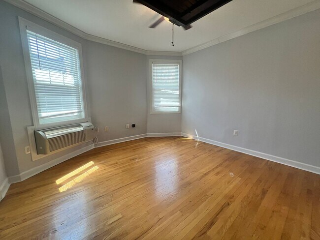 Photo - Charming Studio Condo in Adams Morgan!