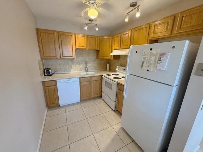 Photo - 125 Dorset C Condo
