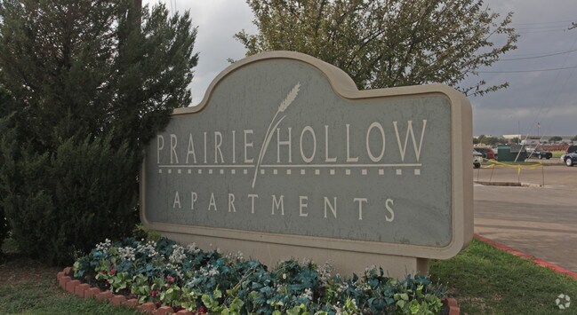 Prairie Hollow Apartments - Prairie Hollow Apartments