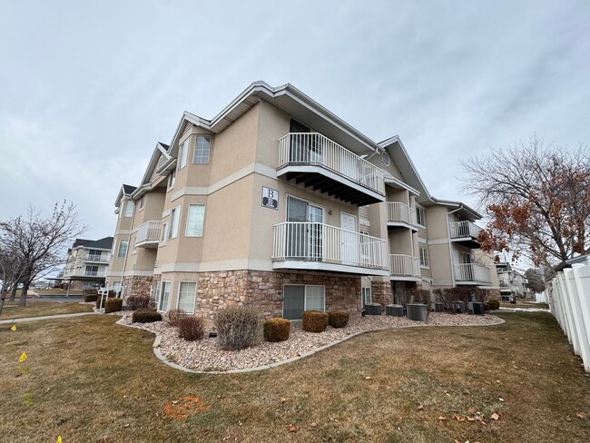 Great 2 bed 1 bath condo located in Countr... - Great 2 bed 1 bath condo located in Countr...