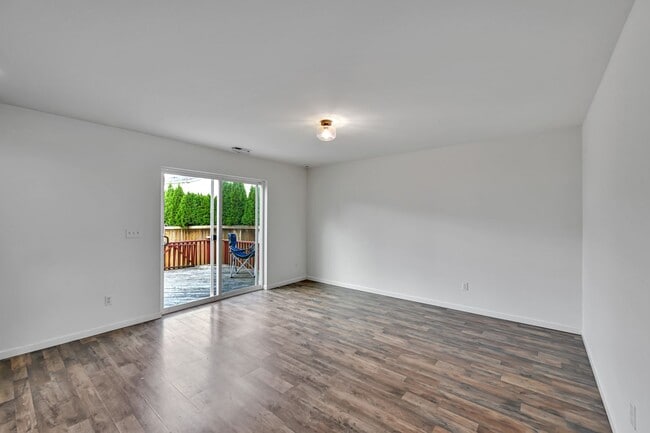 Photo - 4 BED & 2.5 SINGLE FAMILY HOUSE FOR RENT
