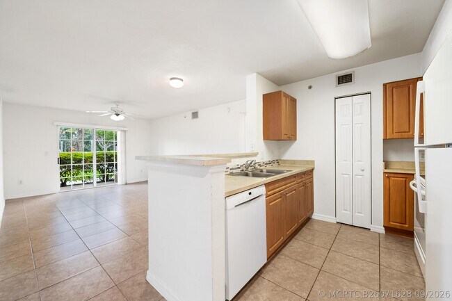 6777 Heritage Grande Unit 1107