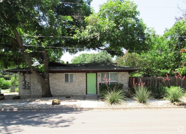 Building Photo - 1200 Brentwood St Rental