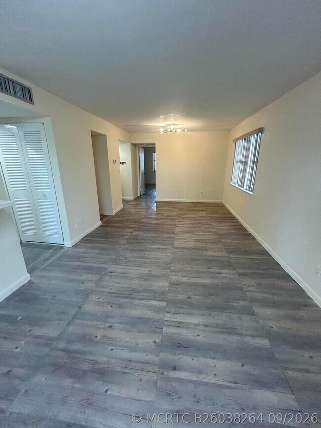 3252 Foxcroft Rd Unit 201