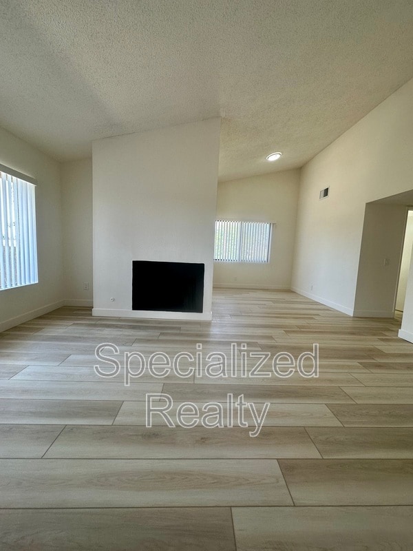 Photo - 14074 Van Nuys Blvd Unit 2