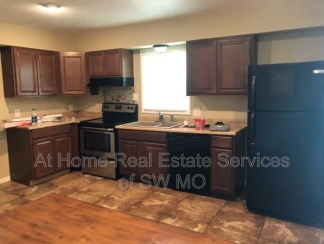 Building Photo - 2347 E Huntington St Rental